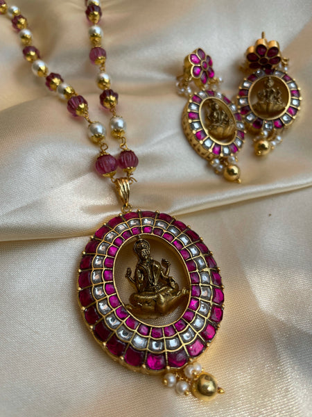 Kundan Lakshmi pendant with earrings in a maala