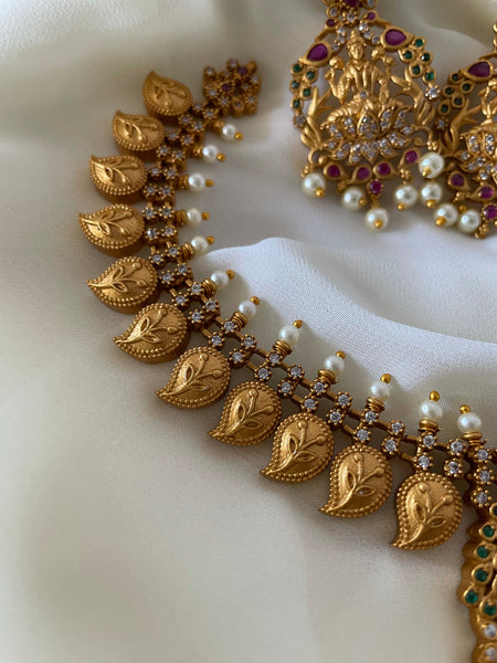 Lakshmi paisley necklace set