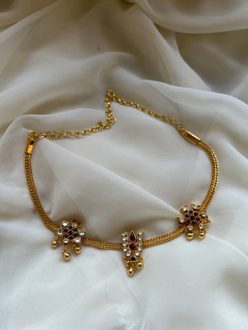 Idol based brass choker