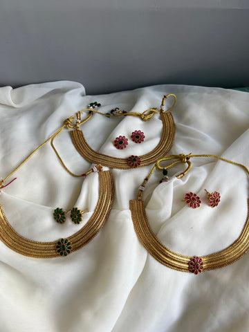 Kemp flower antique necklace with studs