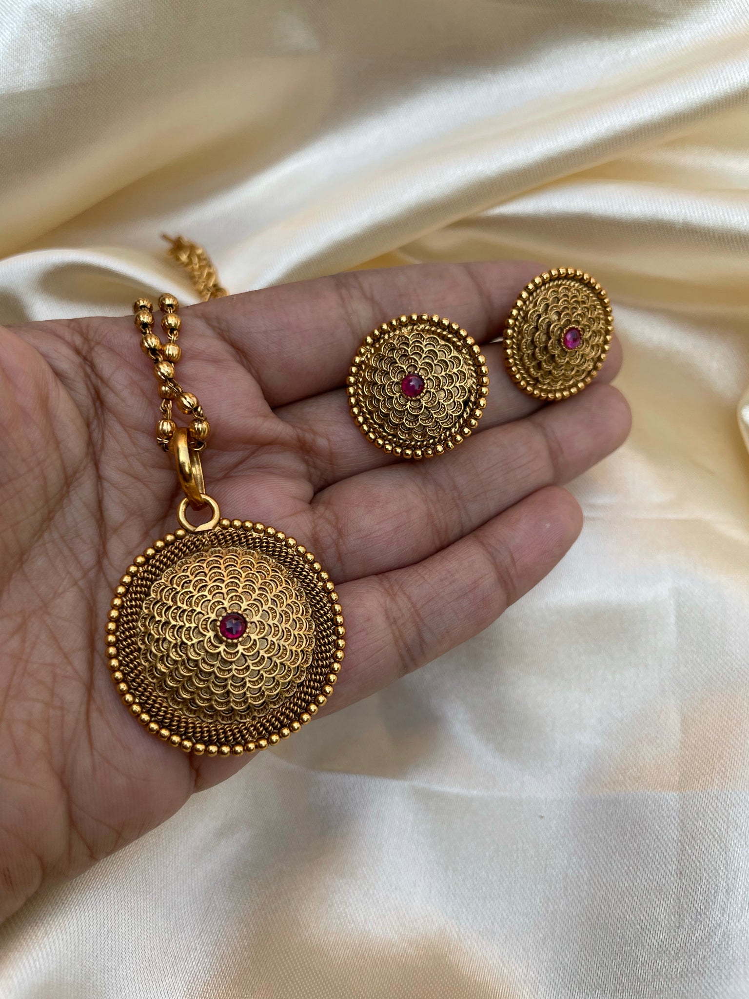 Ruby antique Matte pendant maala with studs