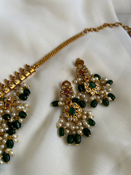 Guttapusalu stone choker with earrings