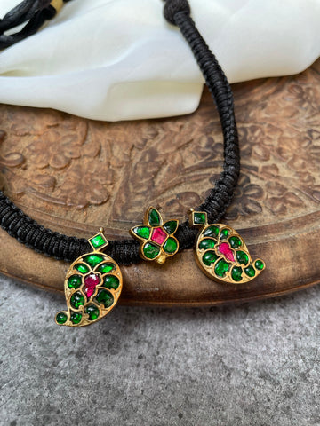 Emerald Kundan thread choker