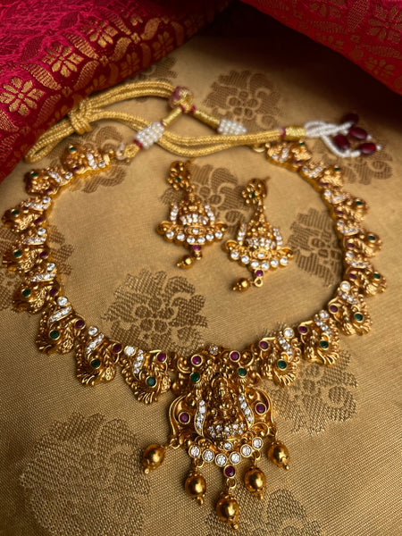 Lakshmi mayil short necklace set