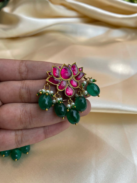 Kundan lotus pendant with earrings