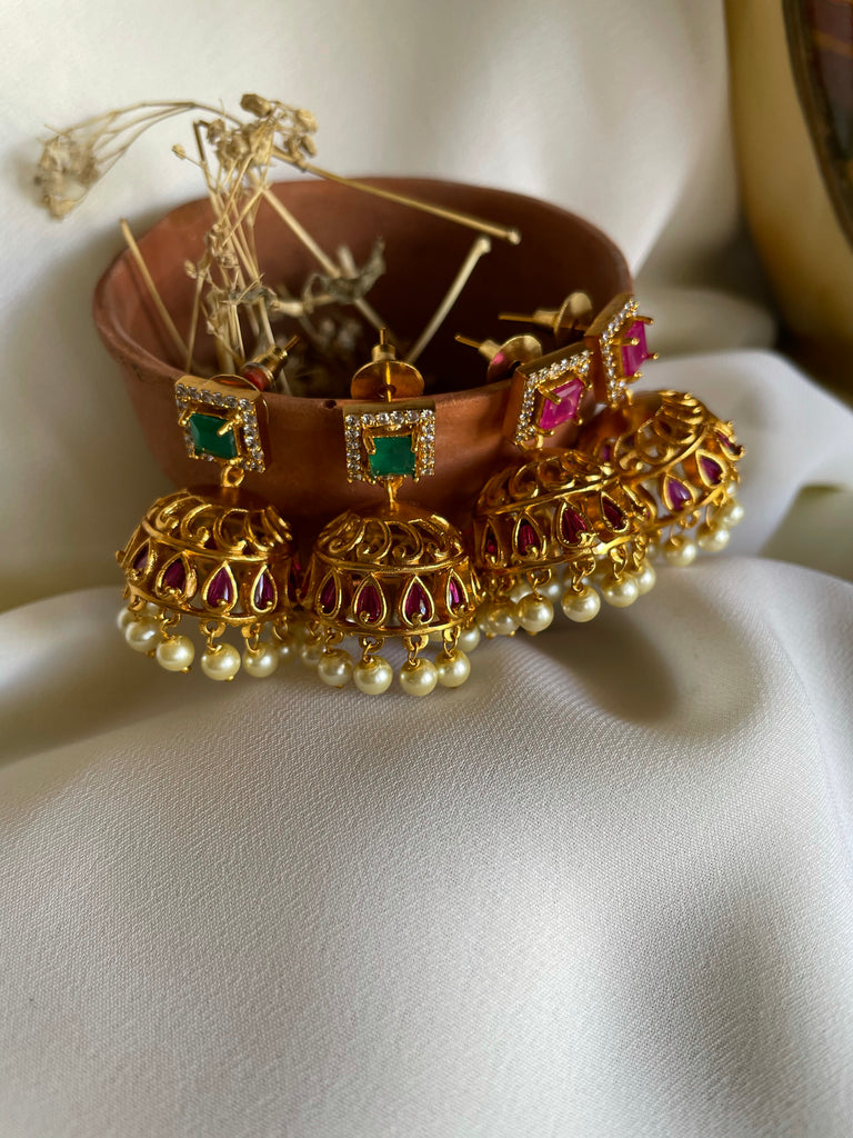Swarovski-Mauritius - Inspired by the classic solitaire shape, this delicate  choker necklace is crafted from a fine, gold-tone plated band studded with  round, brilliant cut stones. Each section is linked at intervals,
