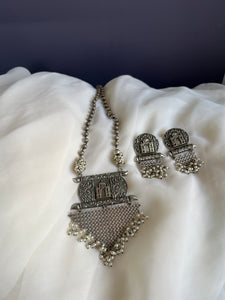 Taj Mahal Jaali maala with earrings