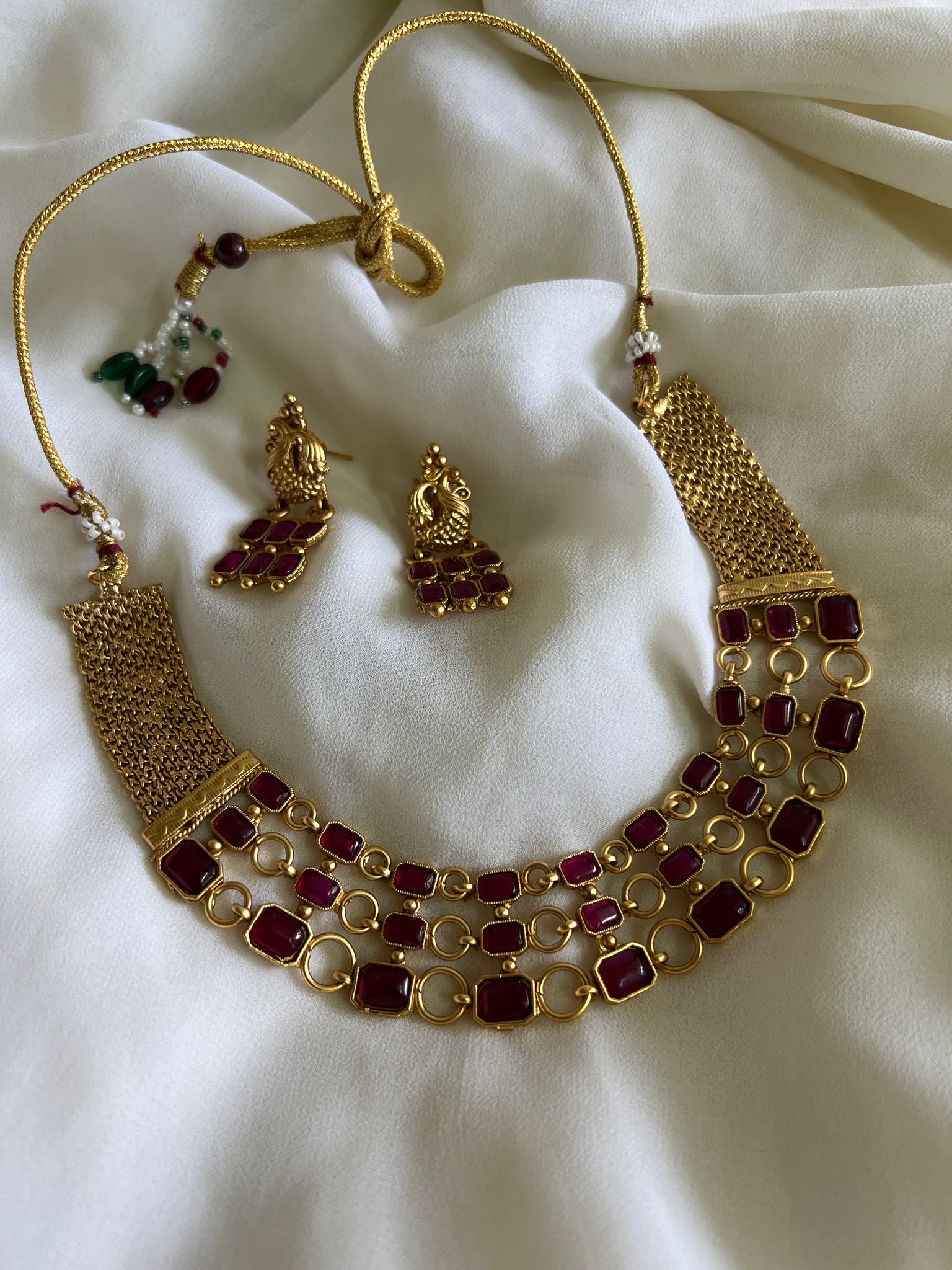 Kemp mayoora necklace with studs