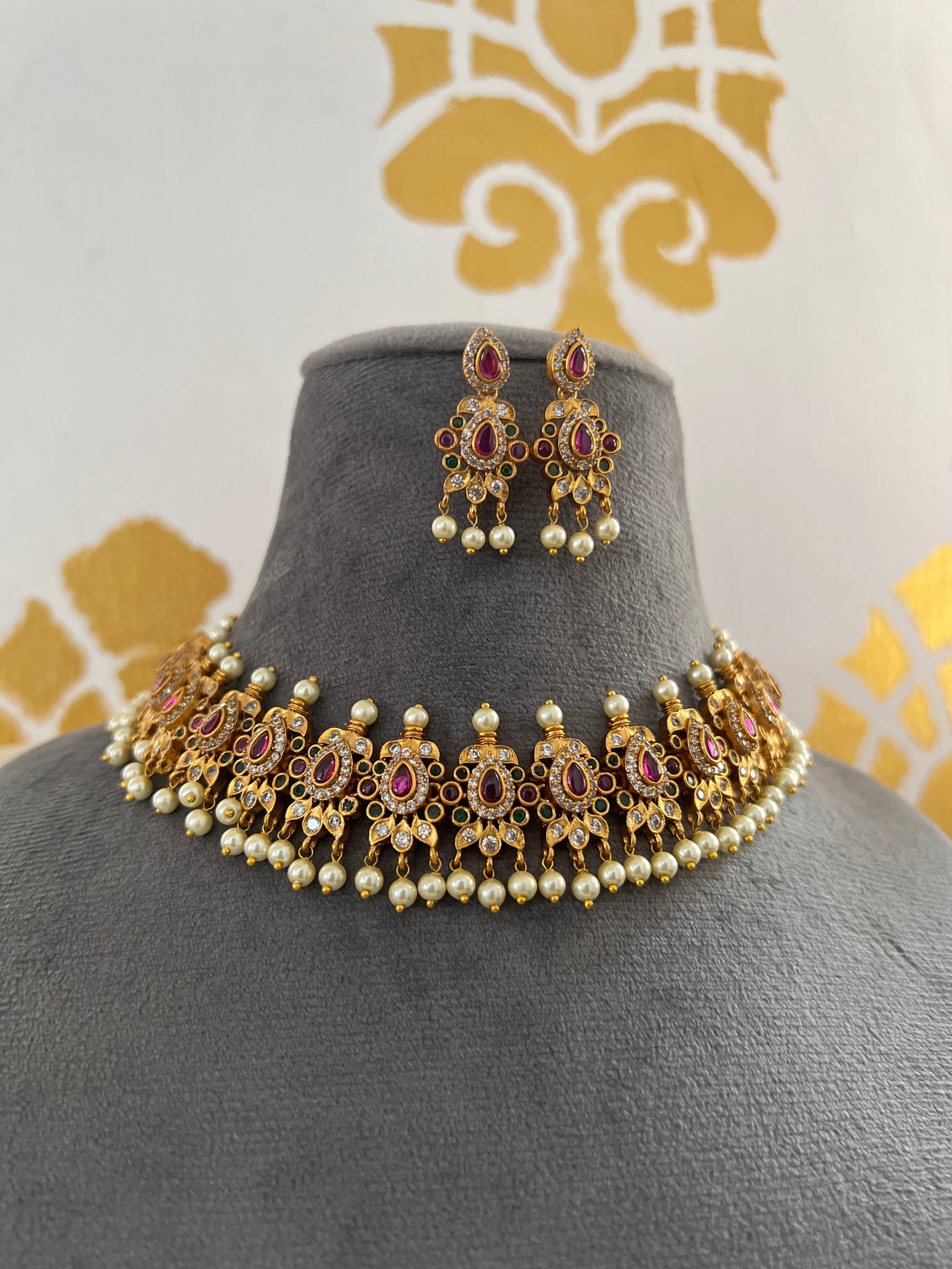 Kemp tear drop necklace set