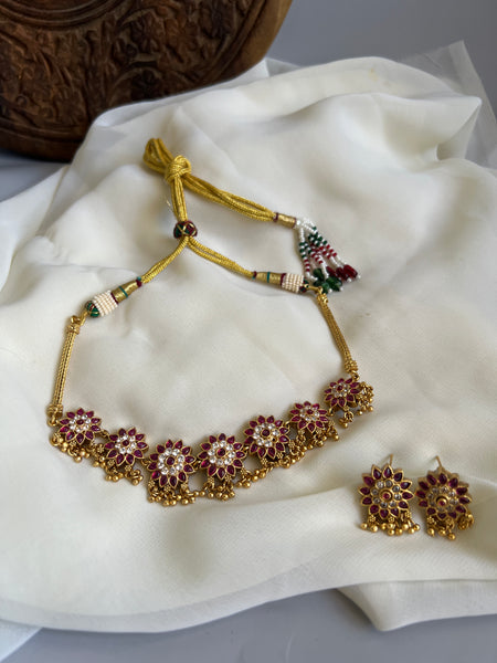 Reversible Kemp flower necklace with studs