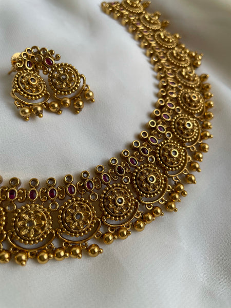 Antique flower designer necklace with earrings