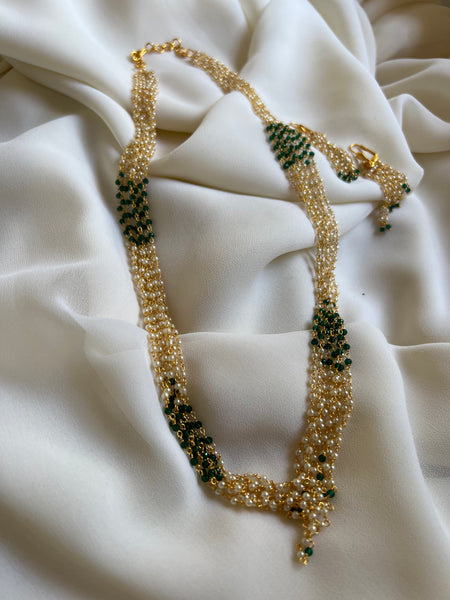Tiny pearl Maala In emerald with earrings