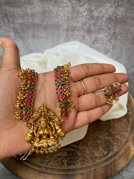 Simple Lakshmi kemp necklace with tiny studs
