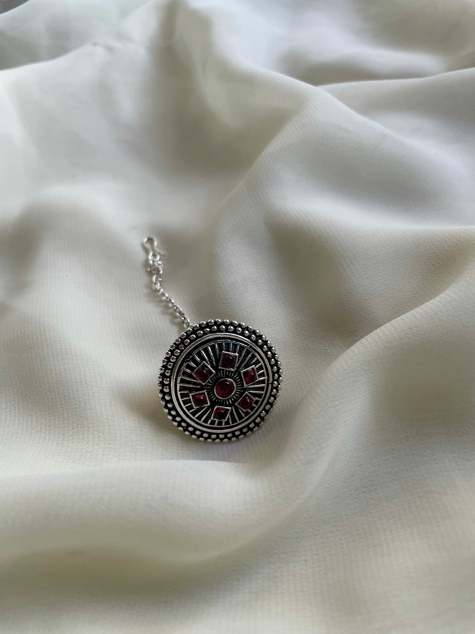 Oxidised stone Chutti