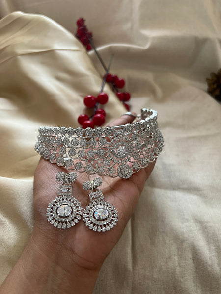 Victorian style Stiff choker  set