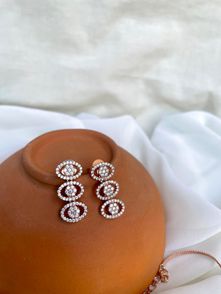 Oval rose polish necklace with studs