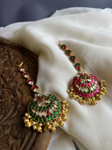 Abiraami-Kundan bridal tika