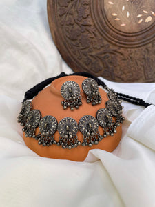 Chakra choker with studs