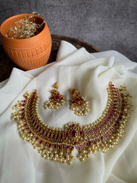 Ruby guttapusalu necklace with earrings