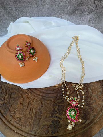 Kemp manga pendant with studs