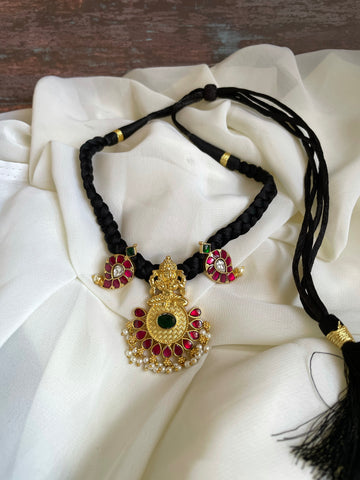 Kemp temple style choker