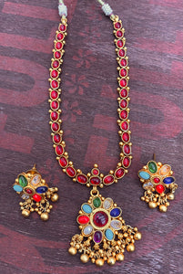 Kemp attigai with flower studs