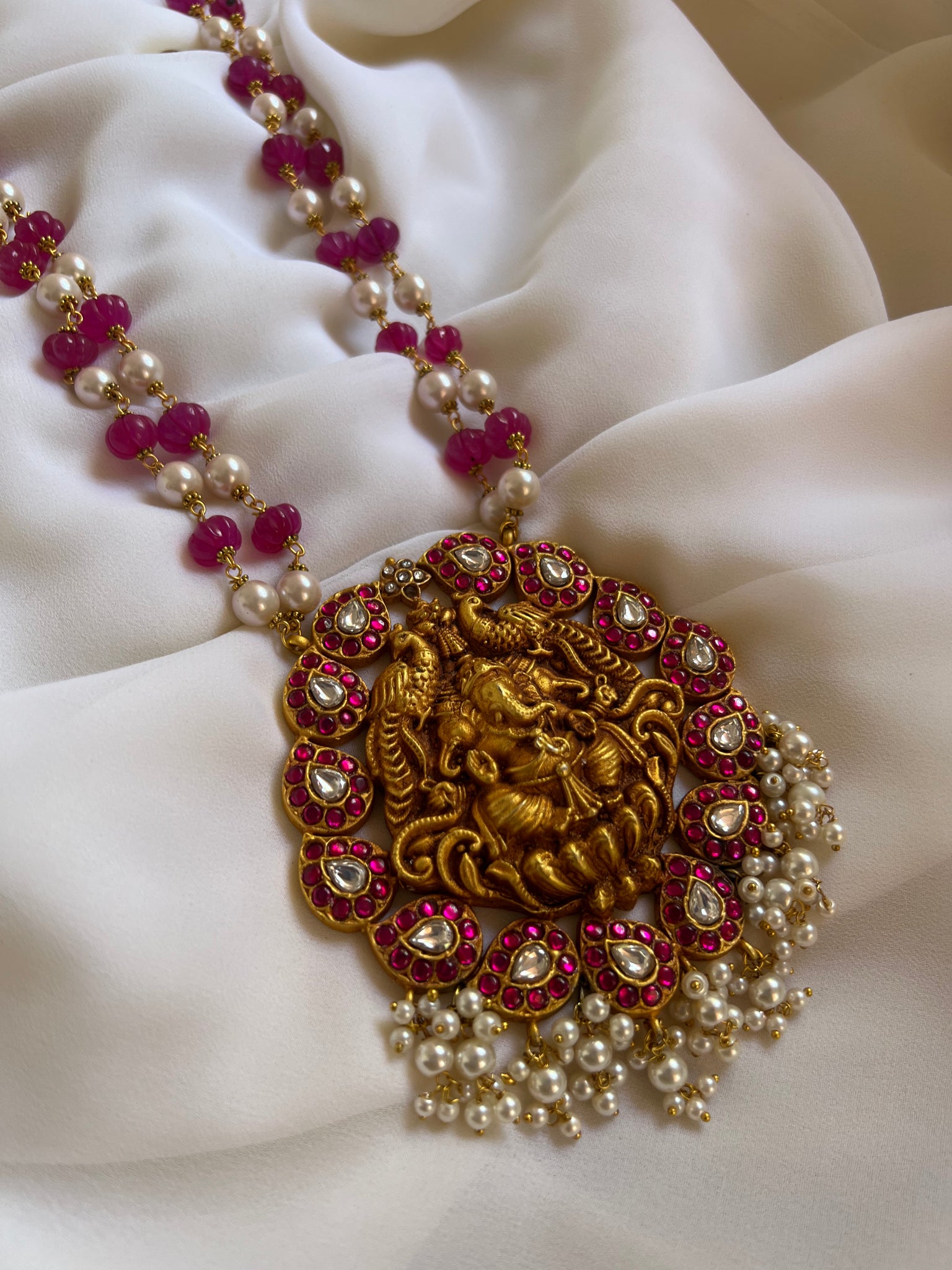 Oversized Ganesha pendant Haram