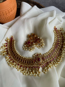 Ruby guttapusalu necklace with earrings