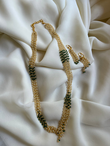 Tiny pearl Maala In emerald with earrings