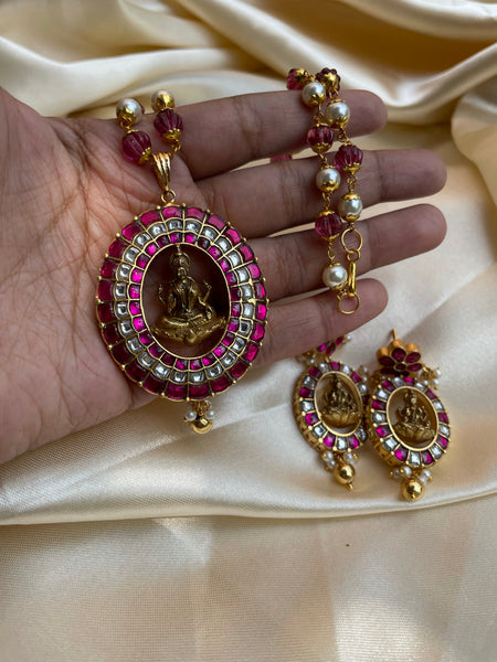 Kundan Lakshmi pendant with earrings in a maala