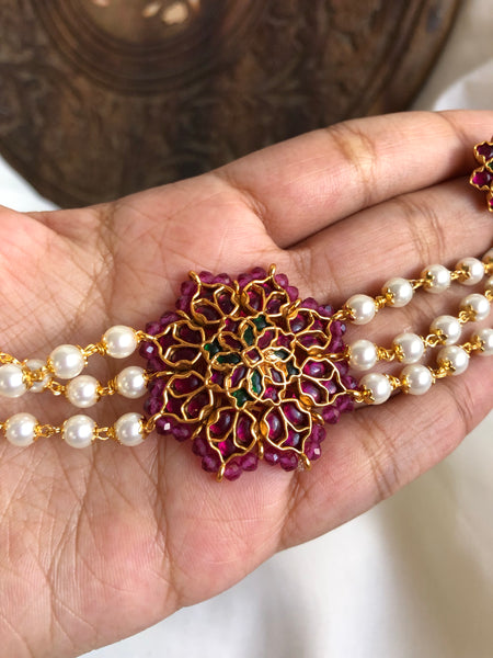 Kemp flower pendant pearl choker with studs