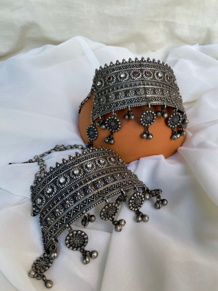 Ishani- full neck tribal choker