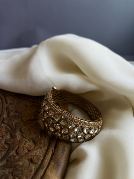 Uncut polki antique Kada