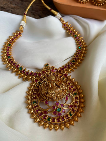 Lakshmi kemp necklace with studs