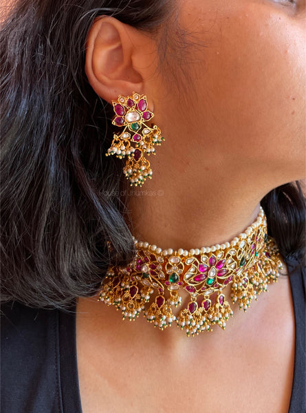 Kemp lotus full neck choker with earrings