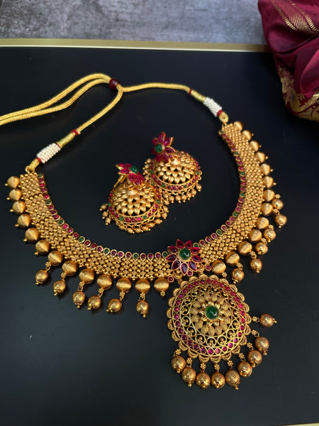 Non idol kemp bridal necklace set