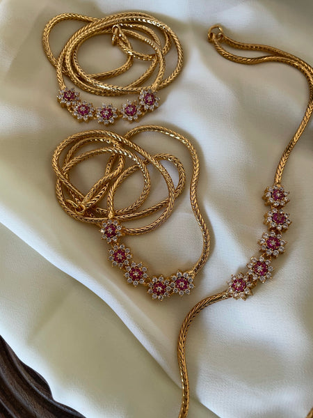 5 flower mogappu chain