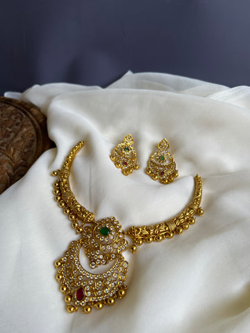 Cutwork antique stiff necklace with earrings