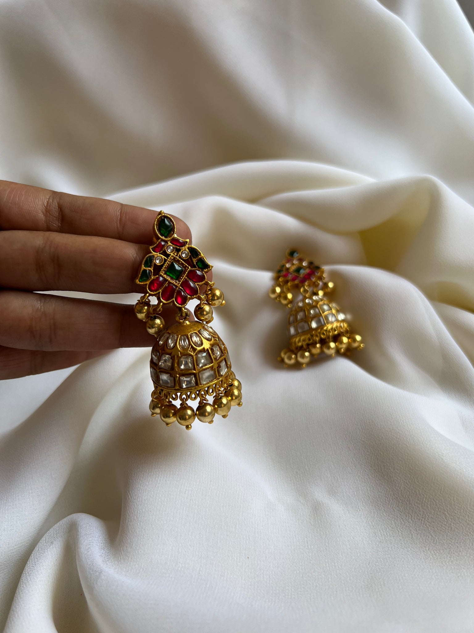 Gold kundan jhumkas clearance