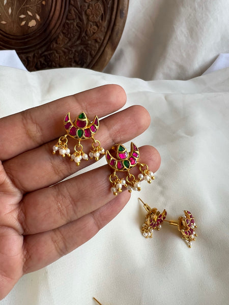 Tiny Kundan chaand studs