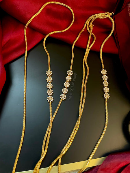 5 flower mogappu chain