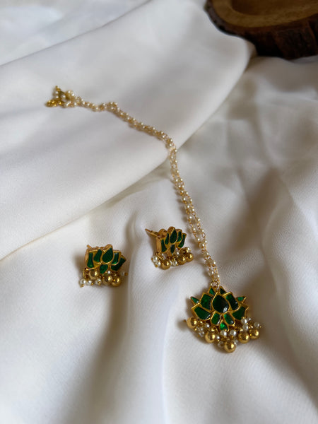 Kundan lotus mangalsutra with studs