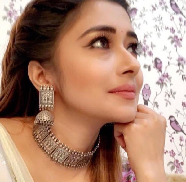Pure silver look alike choker with jhumkas