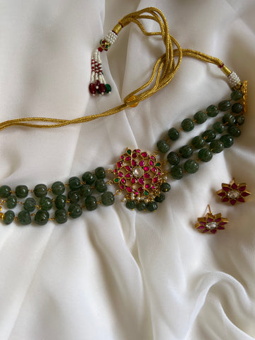 Kundan pumpkin bead choker with studs