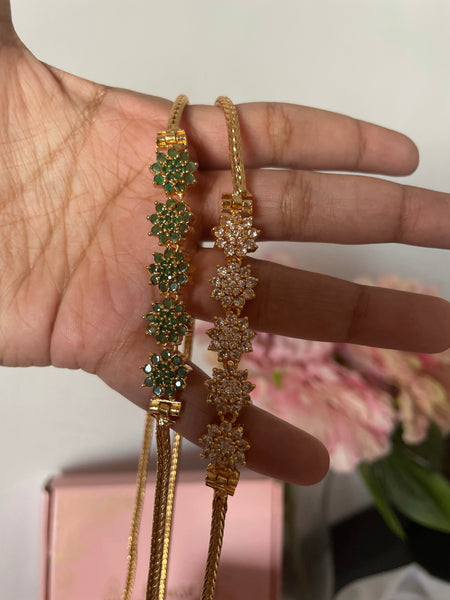 5 flower mogappu chain