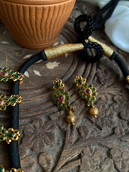 Kemp manga thread necklace with studs