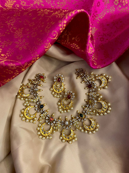 Navarathna chaand necklace