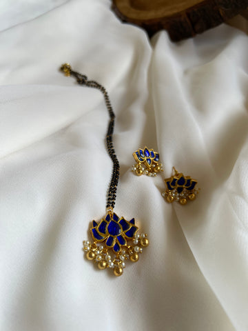 Kundan lotus mangalsutra with studs
