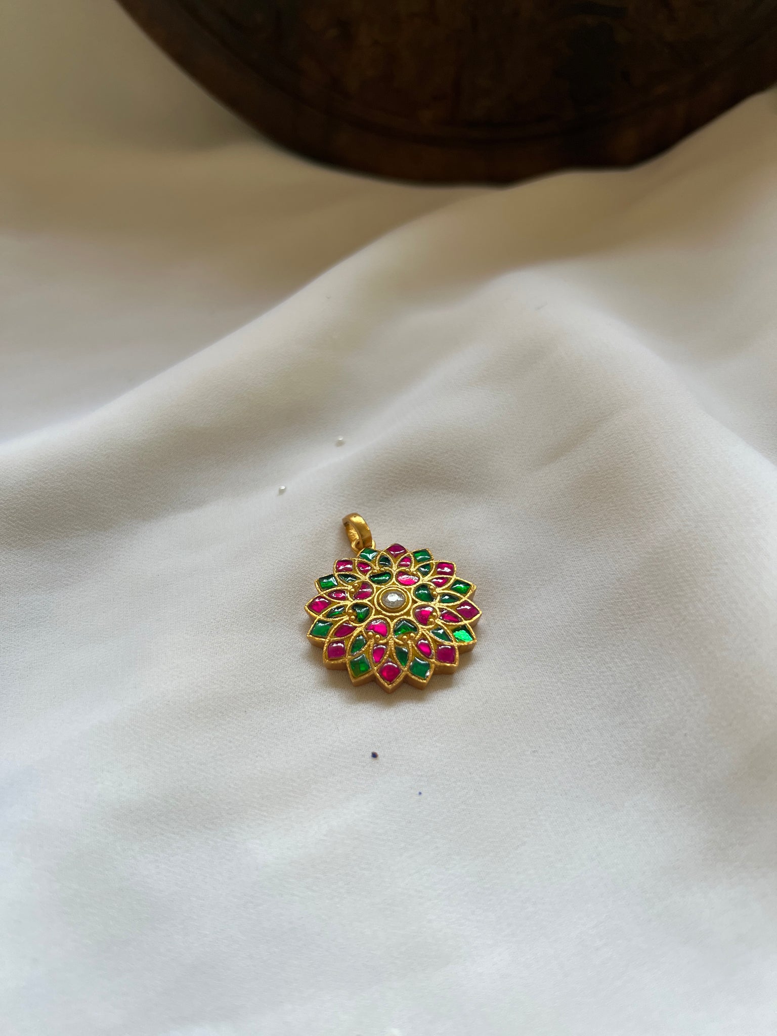 Kundan flower silver pendant