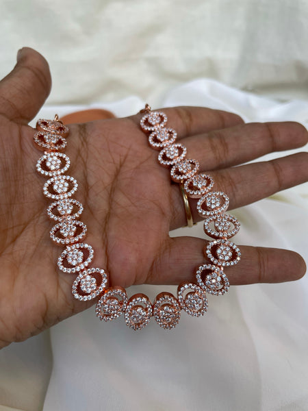 Oval rose polish necklace with studs